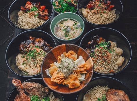 cheap food in town area singapore